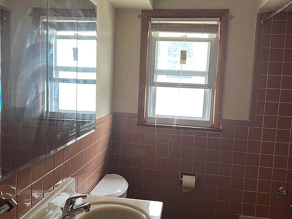 4th image of 124 Sanford Ave Floor 2