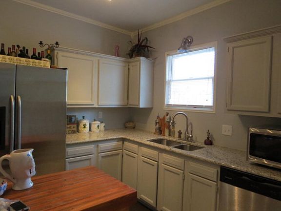 2nd image of 1122 W Twohig Ave