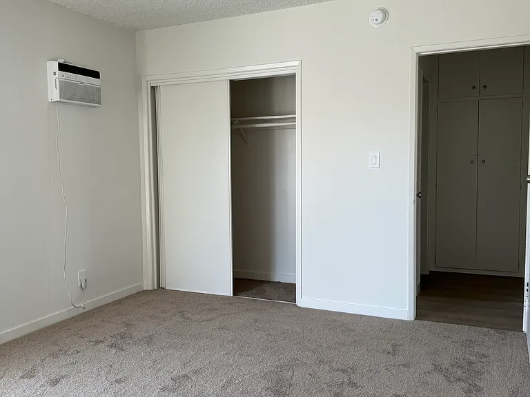 18401 Malden Apartments — Photo 5