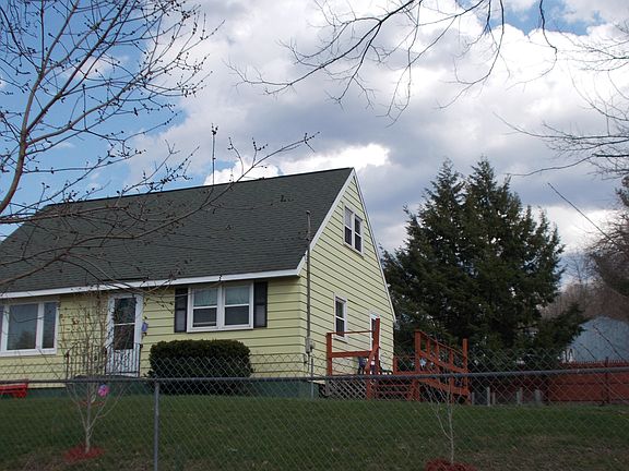 3rd image of 144 New Turnpike Rd