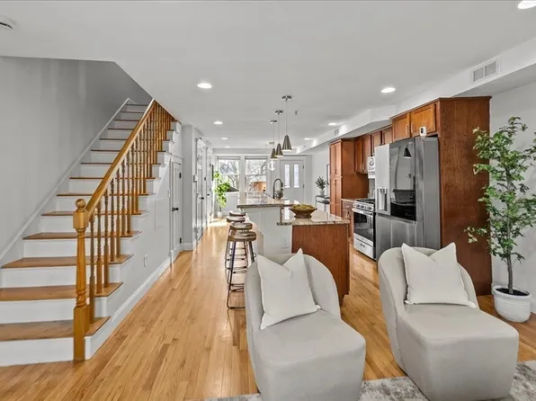 26 Marshall St #26R, Somerville, MA 02145