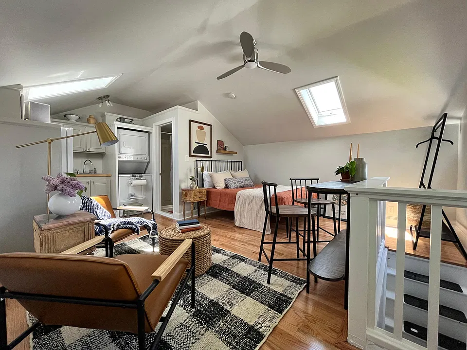 35 Thornton Ave #3