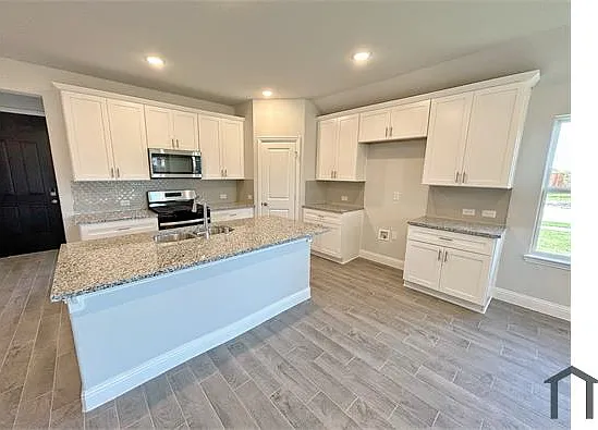 3 bed, 1808 sqft, $2,650 — Photo 4