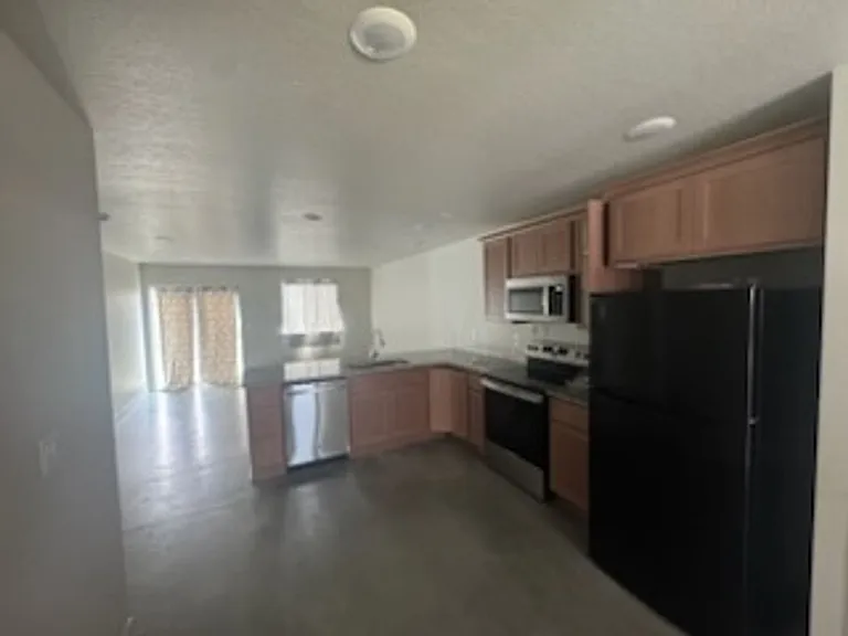 805 Tinley St — Photo 3