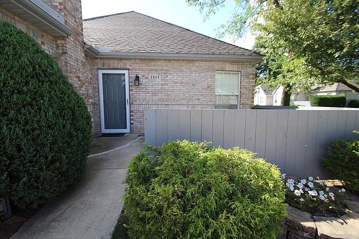 1st image of 2925 W Applewood Ct
