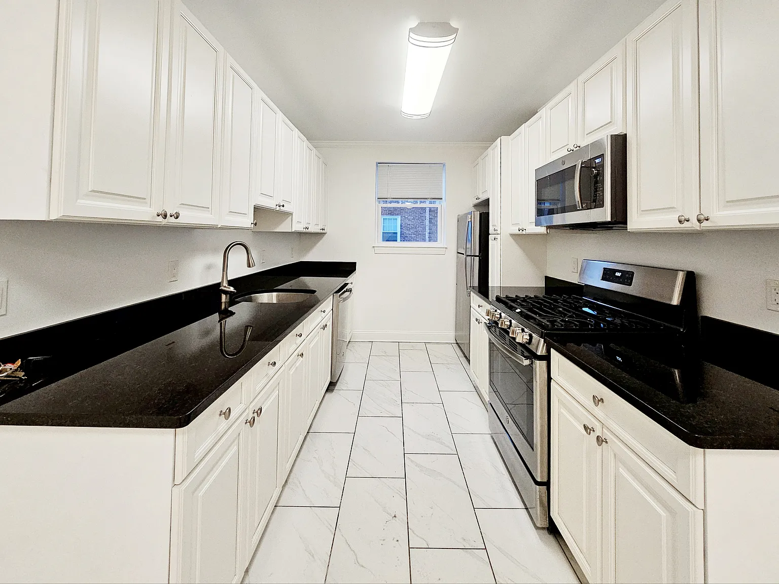 39 Auburn St — Photo 2