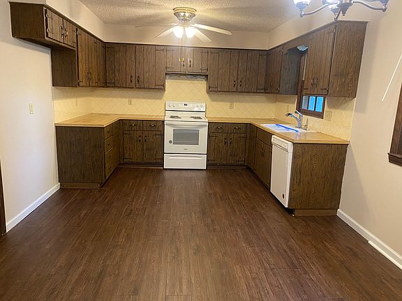 5th image of 3258 S Elmira Ave