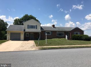 1881 Clinton Ave, Chambersburg, PA 17201