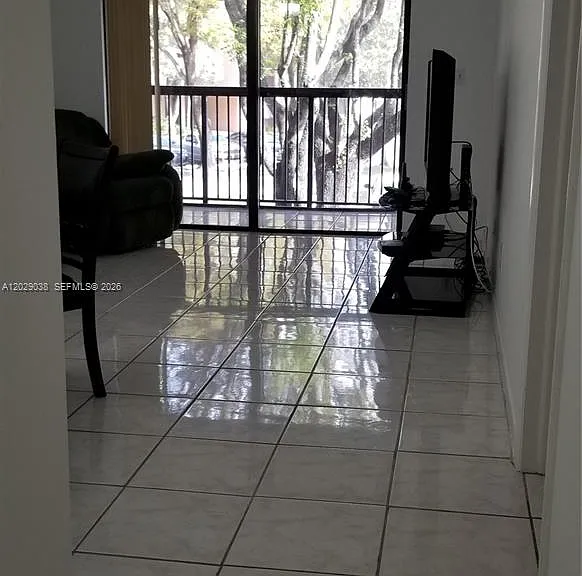 14201 N Kendall Dr #212-D — Photo 5