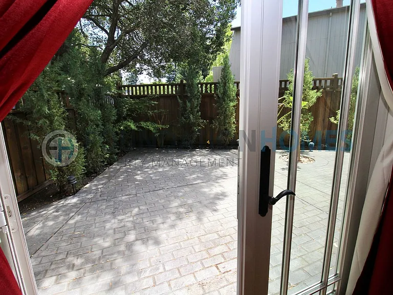 11 Glen Dr — Photo 13