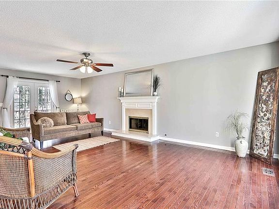 5th image of 934 Rose Creek Trl