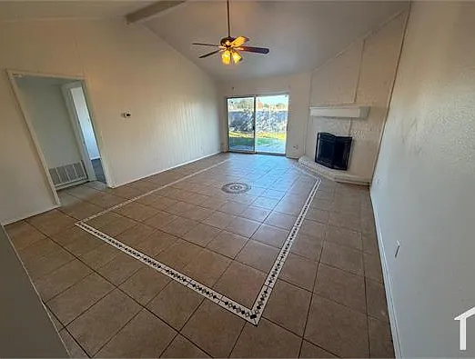 2320 Montclair Cir — Photo 23