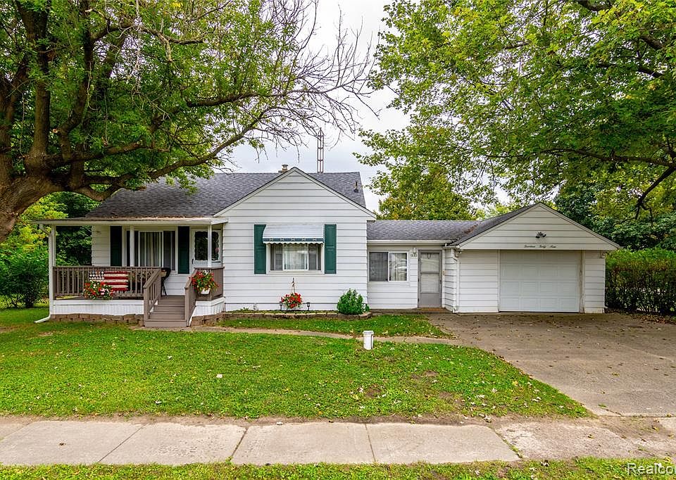 1st image of 1449 Alberta Ave
