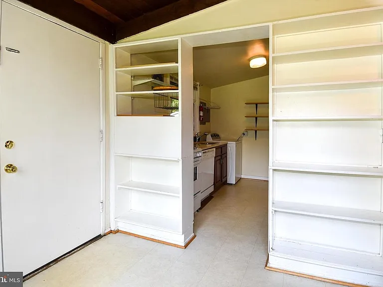 3415 Gallows Rd — Photo 12