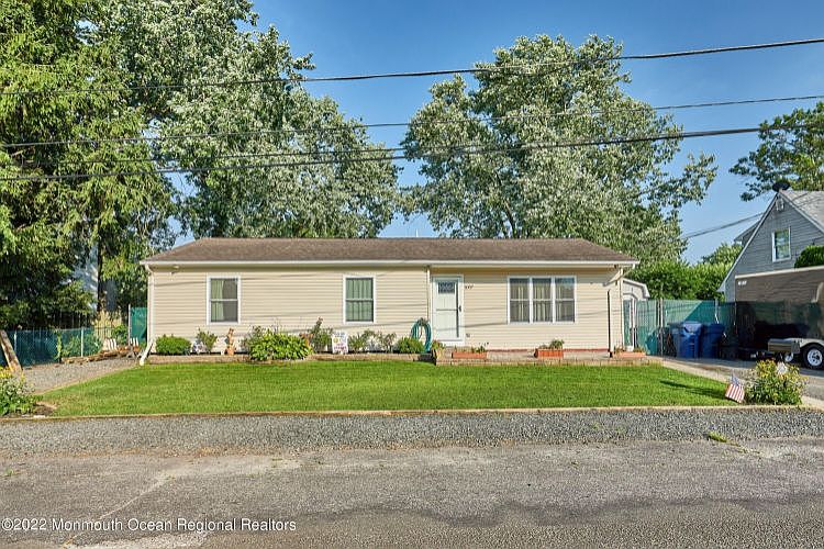 1st image of 1037 Longboat Ave