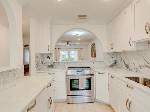 8638 Bella Vista Dr, Boca Raton, FL 33433