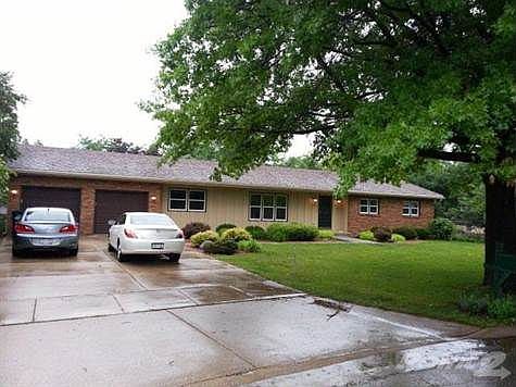 2nd image of 201 Rosewood Dr