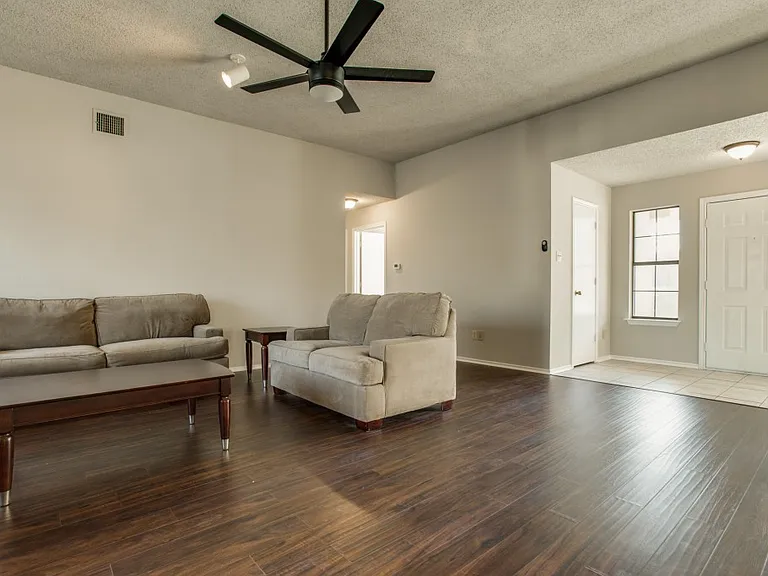 1305 Chicota Dr — Photo 20