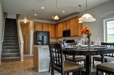 Emerald Ridge Apartments & Townhomes — Photo 54
