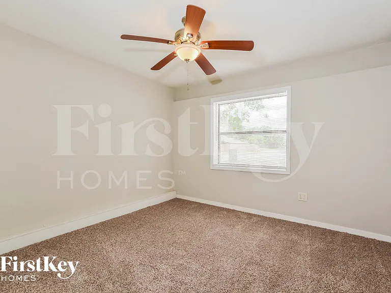 531 Martin Place Blvd — Photo 7