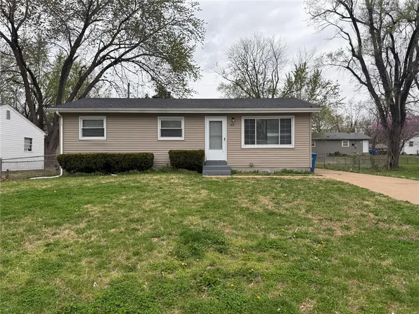 1451 Widefields Ln, Saint Louis, MO 63138