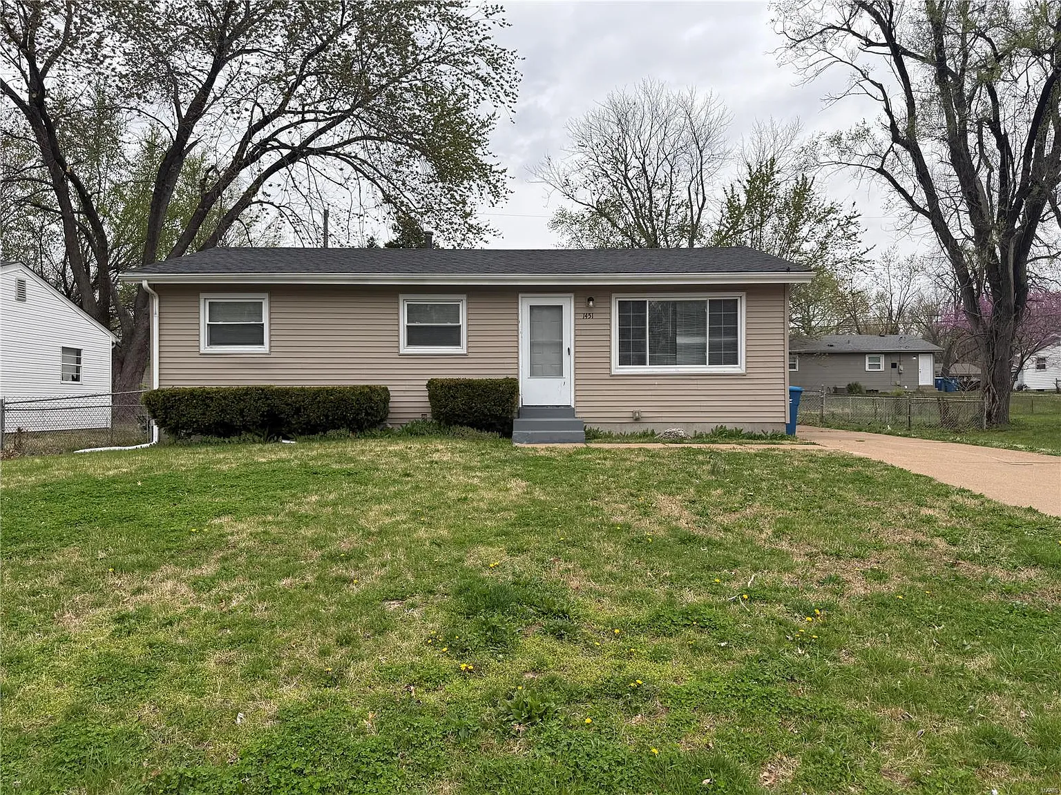 1451 Widefields Ln photo 1