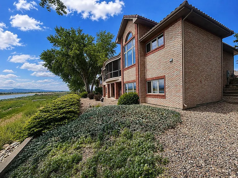 3957 Valley Oak Dr — Photo 40