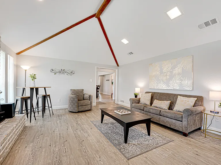 13421 Whispering Hills Dr — Photo 18