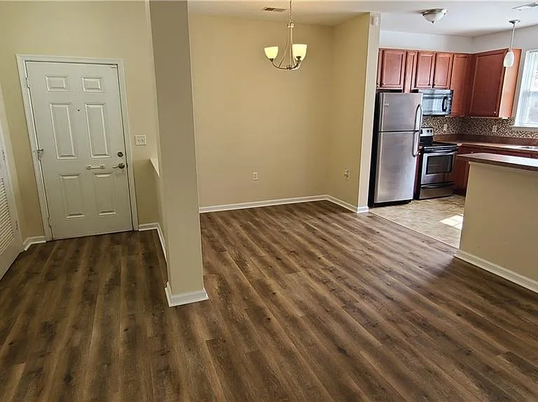 932 Southmoor Dr #101 — Photo 3
