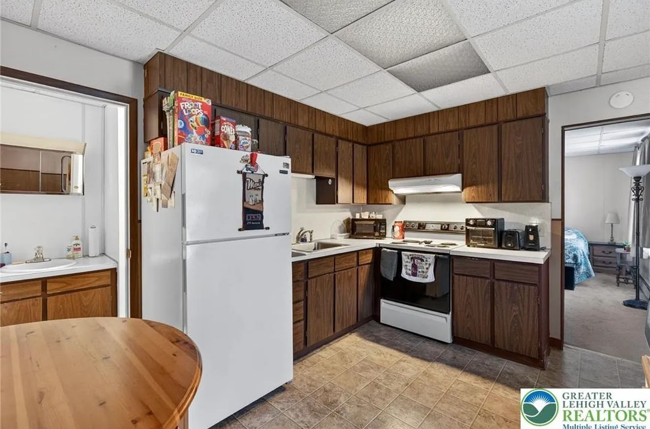 1 bed, 850 sqft, $1,400 — Photo 4