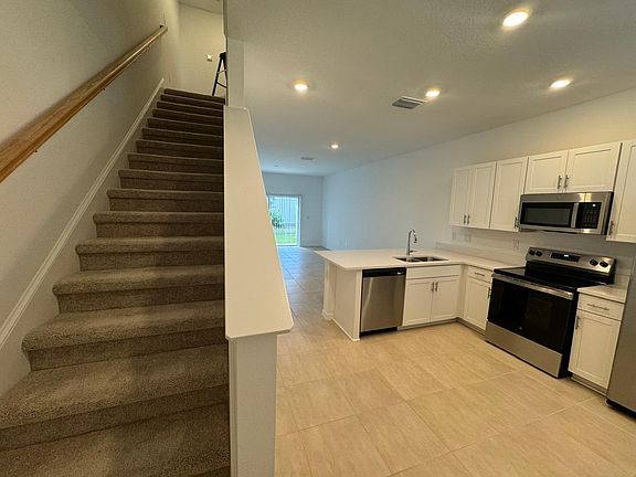 3rd image of 8560 Daybreak St #1