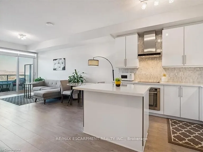 2093 Fairview St #1910 — Photo 10