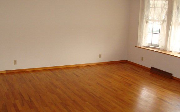 5th image of 719 Sunset Dr