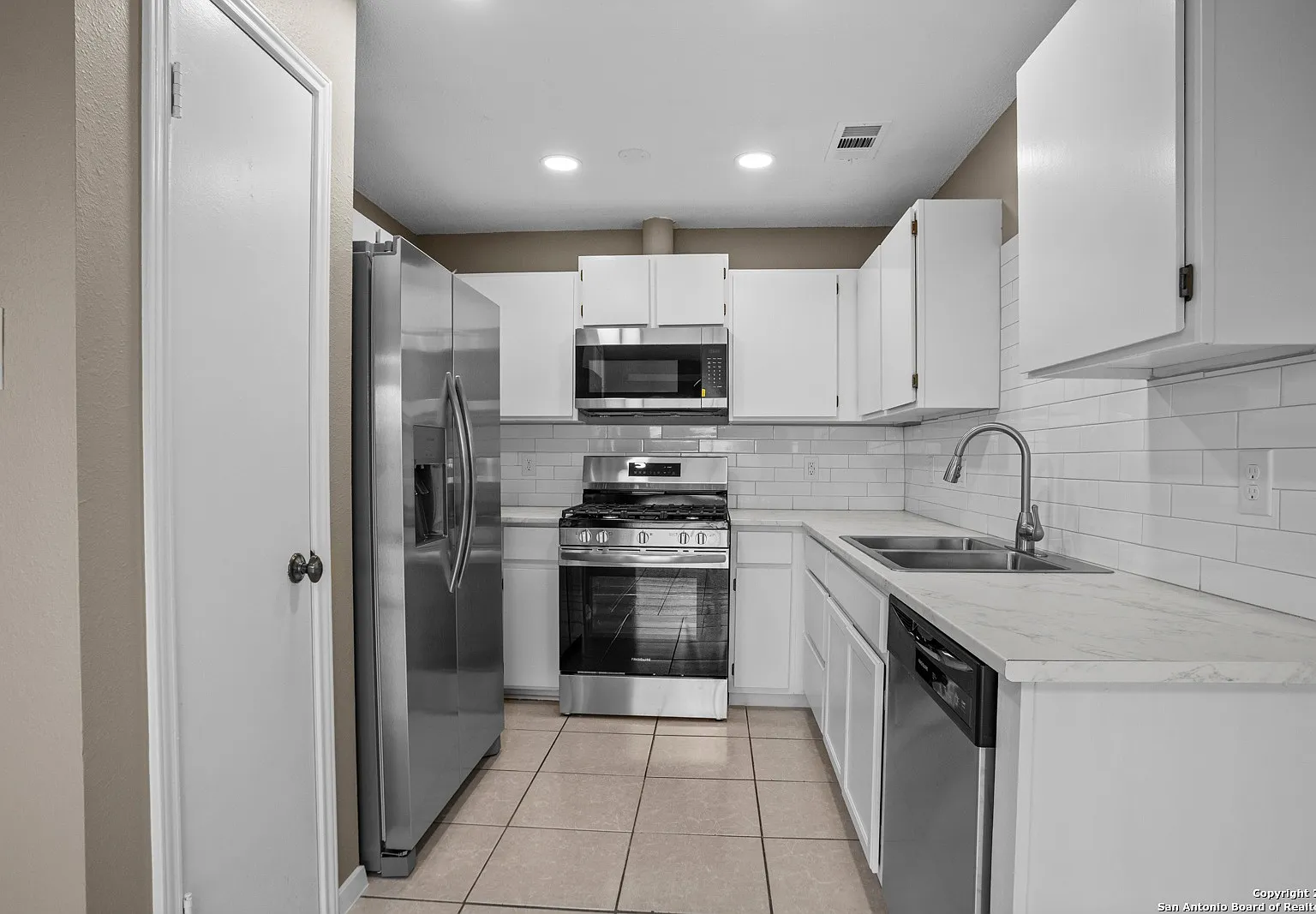 2 bed, $1,349 — Photo 3
