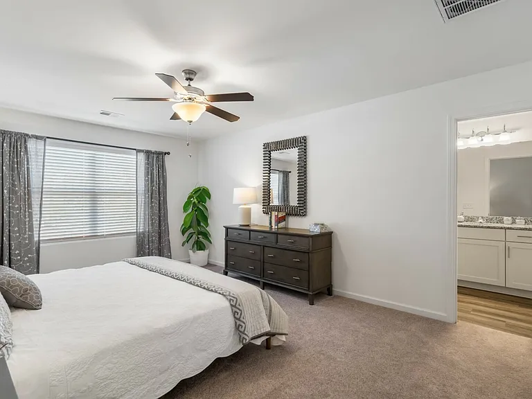 Covey Homes Clements_Interiors-15