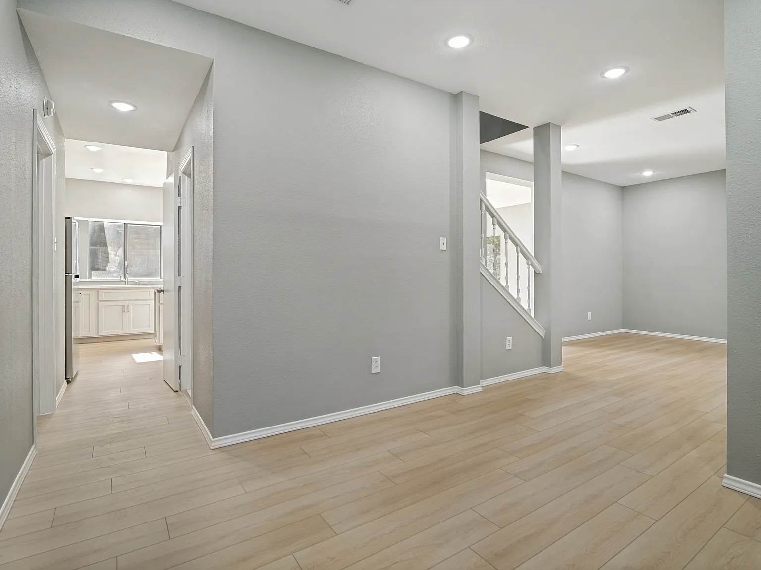 2700 Cornell Dr — Photo 3
