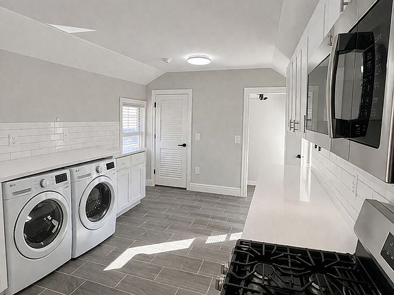 3rd image of 71 E George St #2B