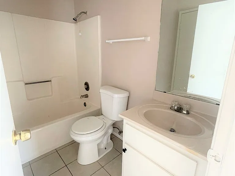 8712 California City Blvd #1-6 — Photo 9