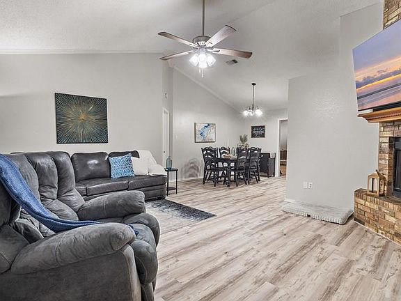 3rd image of 13 Wilder Pl