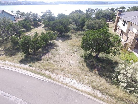 3rd image of 712 Deckhouse Dr