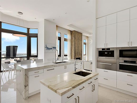 5th image of 17749 Collins Ave Ph 43
