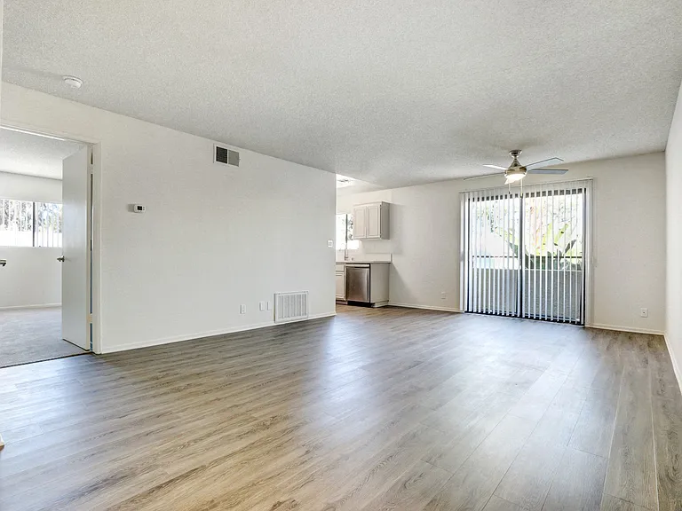 11325 Morrison St — Photo 115