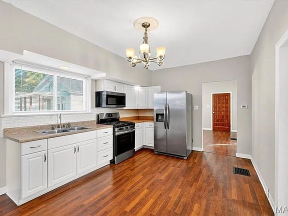 4th image of 2301 Hudson Dr