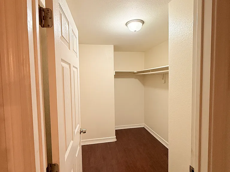1334 S Grand Ave — Photo 26