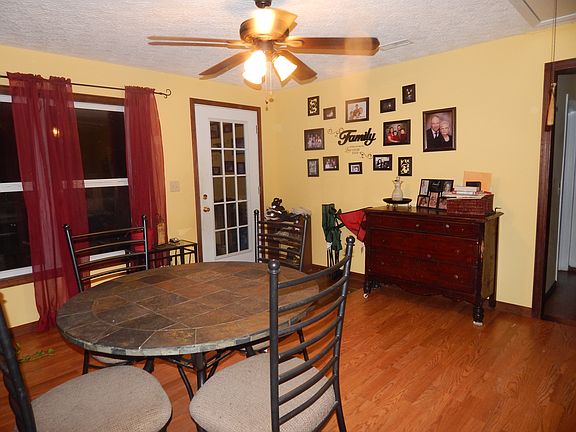 Dining Room/Entry Way