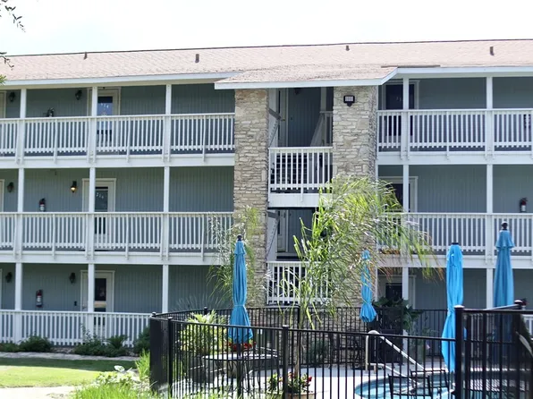 303 Cliffhouse Dr, Morgans Point Resort, TX 76513