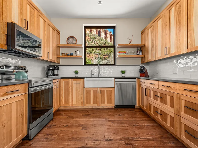 106 Castle View Dr — Photo 14
