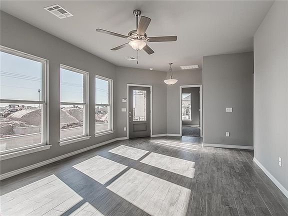 4th image of 13708 Paddington Ave