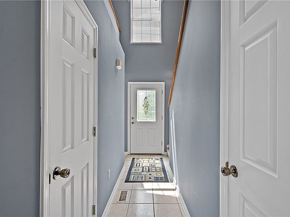 4th image of 1437 Lexington Dr