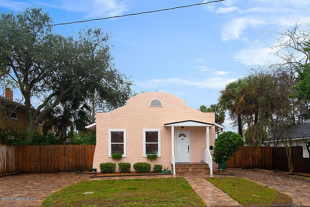 2 bed, 999 sqft, $2,900 — Photo 1